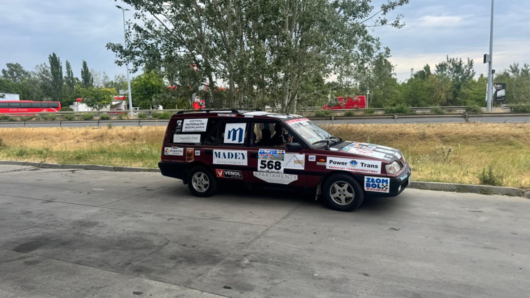 Szalone Odyńce, bordowy polonez i misja (nie)możliwa