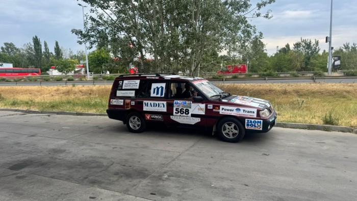 Szalone Odyńce, bordowy polonez i misja (nie)możliwa